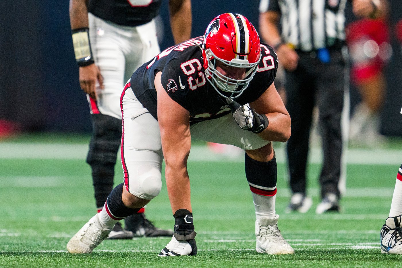Falcons' Chris Lindstrom voted top interior offensive lineman by AP | iNFOnews.ca