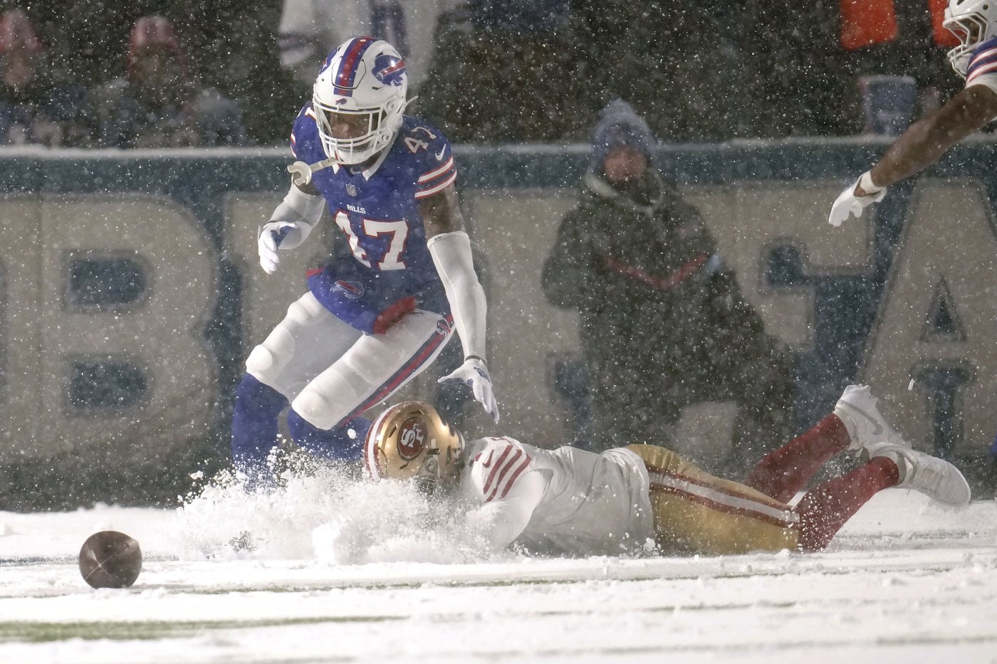 49ers are nearing rock bottom following a blowout loss and the injury to McCaffrey | iNFOnews.ca 49ers are nearing rock bottom following a blowout loss and the injury to McCaffrey | iNFOnews.ca