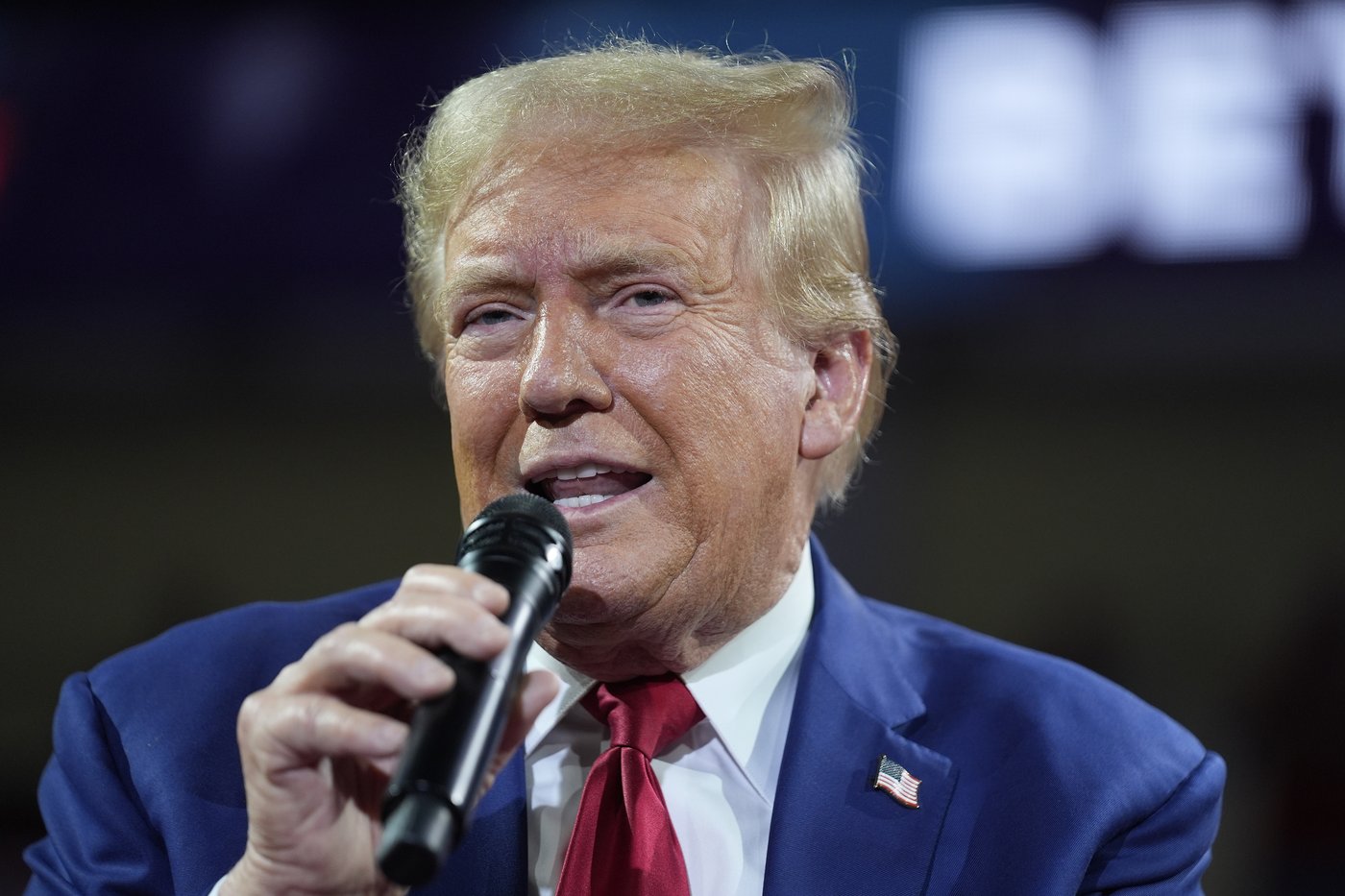 Harris hits Trump's promise of mass deportations as Trump rallies on Long Island | iNFOnews.ca