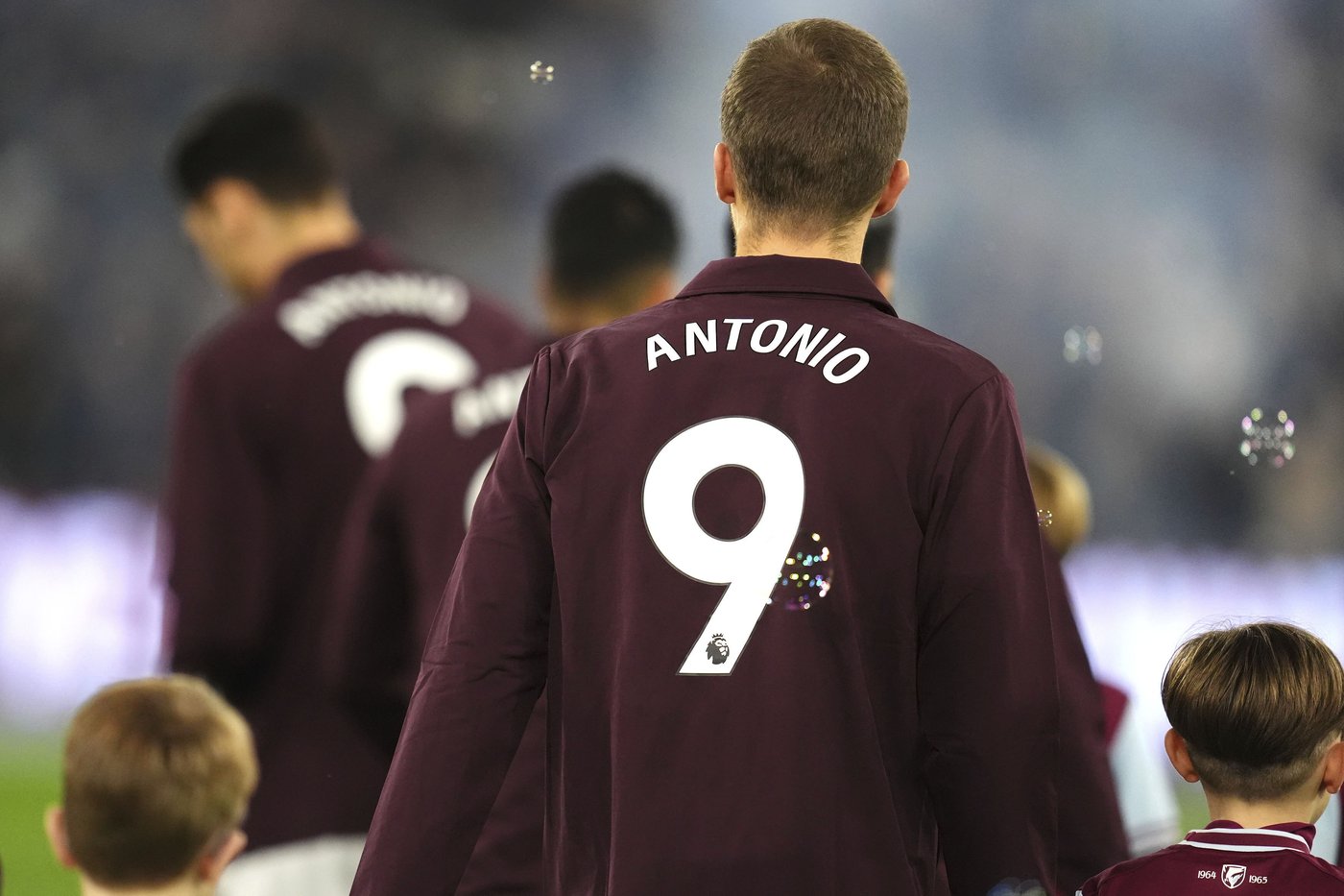 West Ham show support for hospitalized Antonio before Premier League match | iNFOnews.ca West Ham show support for hospitalized Antonio before Premier League match | iNFOnews.ca