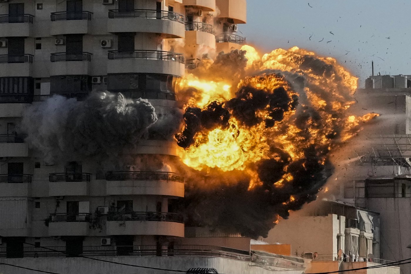 Middle East latest: Israeli strikes kill a hospital director in Lebanon and wound 9 medics in Gaza | iNFOnews.ca Middle East latest: Israeli strikes kill a hospital director in Lebanon and wound 9 medics in Gaza | iNFOnews.ca