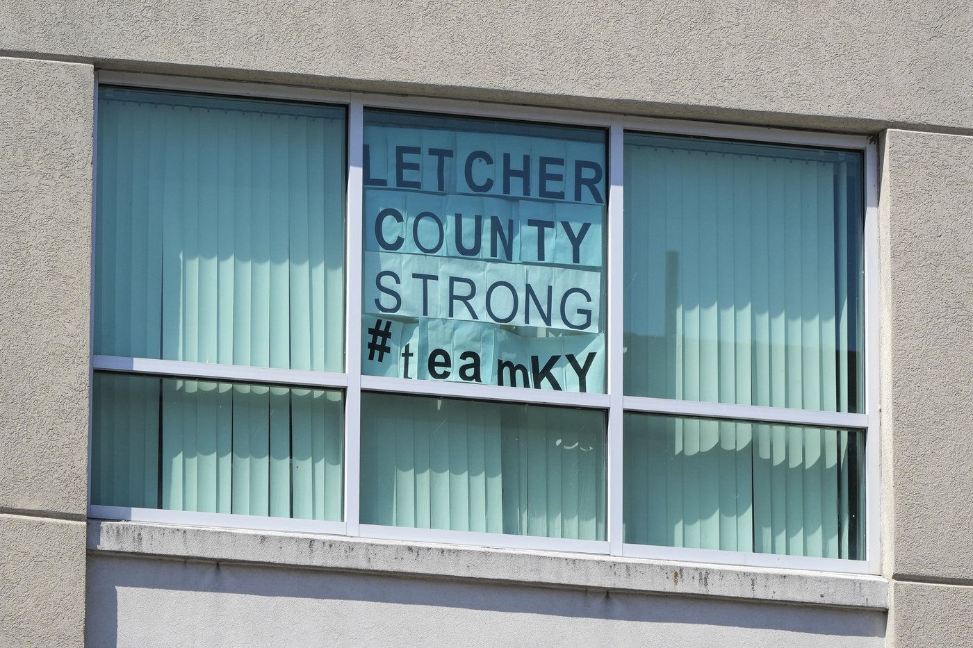 Tiny Kentucky town is rocked as their sheriff is jailed in the killing of a prominent judge | iNFOnews.ca
