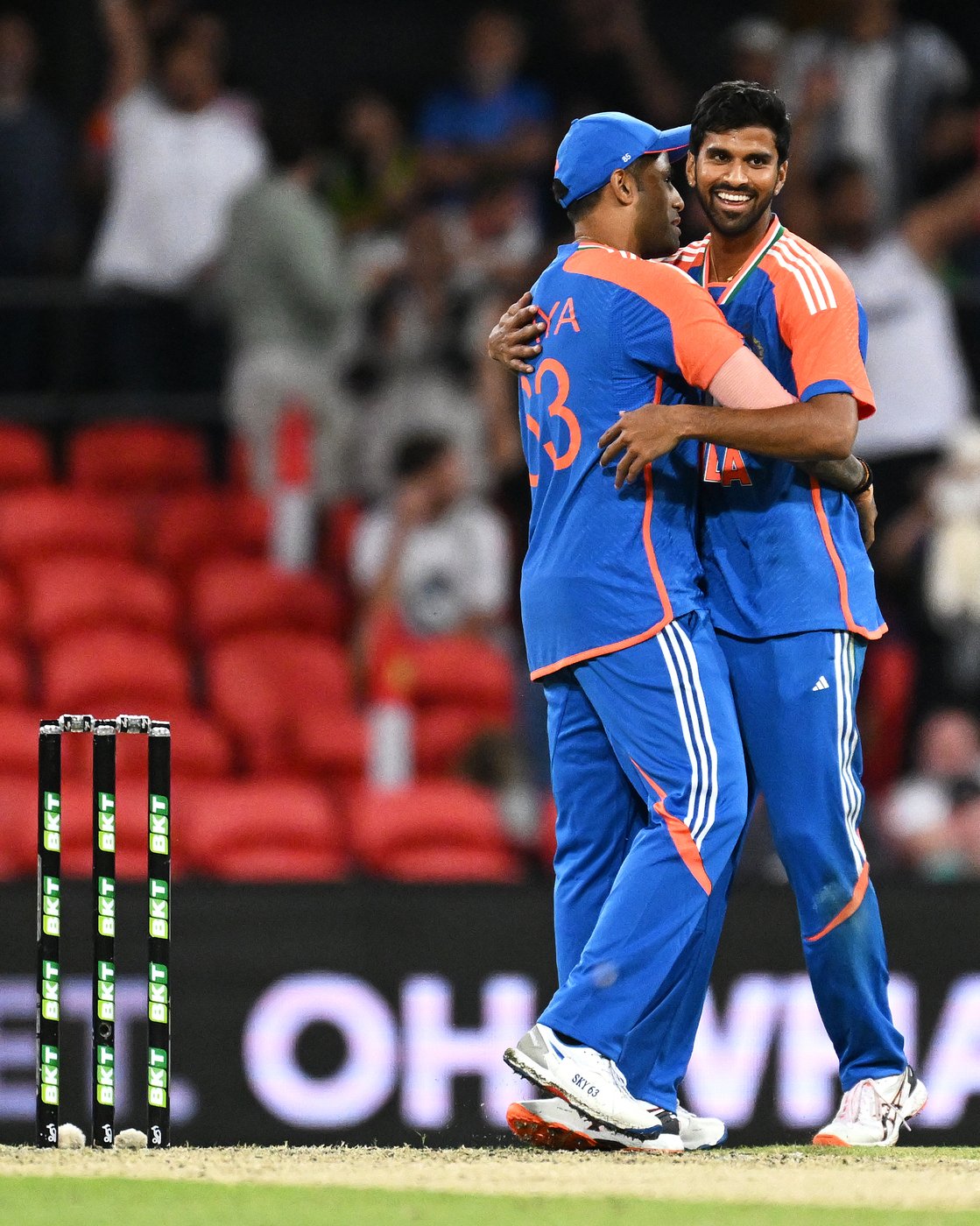 India leads T20 series 2-1 after Australia crashes against spin | iNFOnews.ca