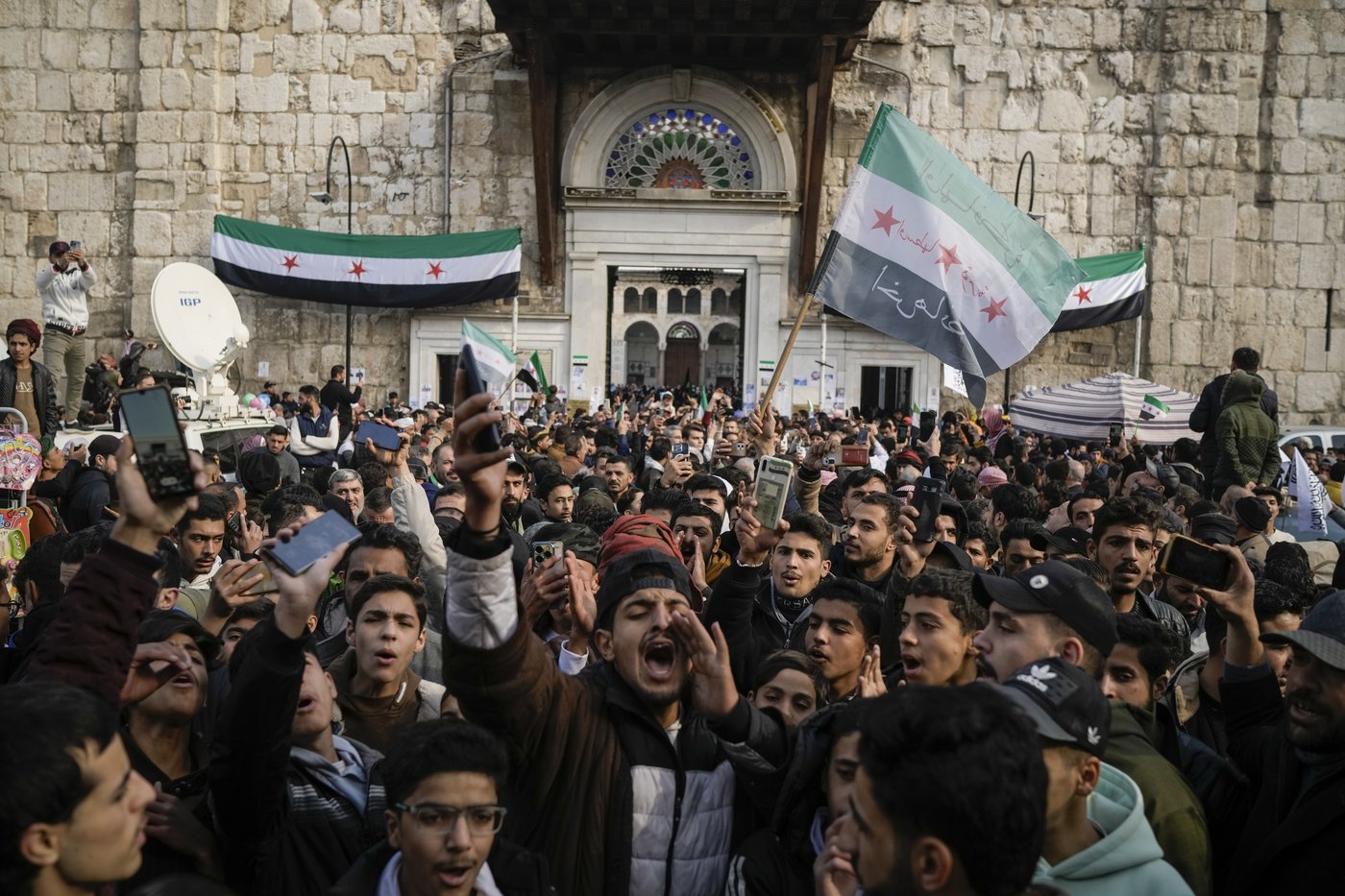 US drops $10M terrorism bounty offered for capture of Syrian rebel leader who ousted Assad | iNFOnews.ca