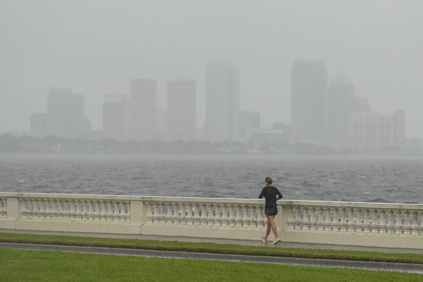 Language barriers and lack of money is a matter of life and death with Milton approaching Florida | iNFOnews.ca