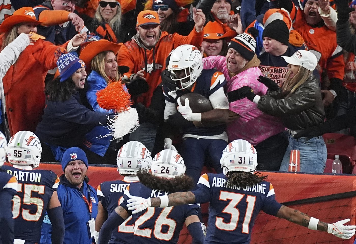 McMillian's pick-6 helps Broncos spoil career nights by Winston and Jeudy and beat Browns 41-32 | iNFOnews.ca McMillian's pick-6 helps Broncos spoil career nights by Winston and Jeudy and beat Browns 41-32 | iNFOnews.ca