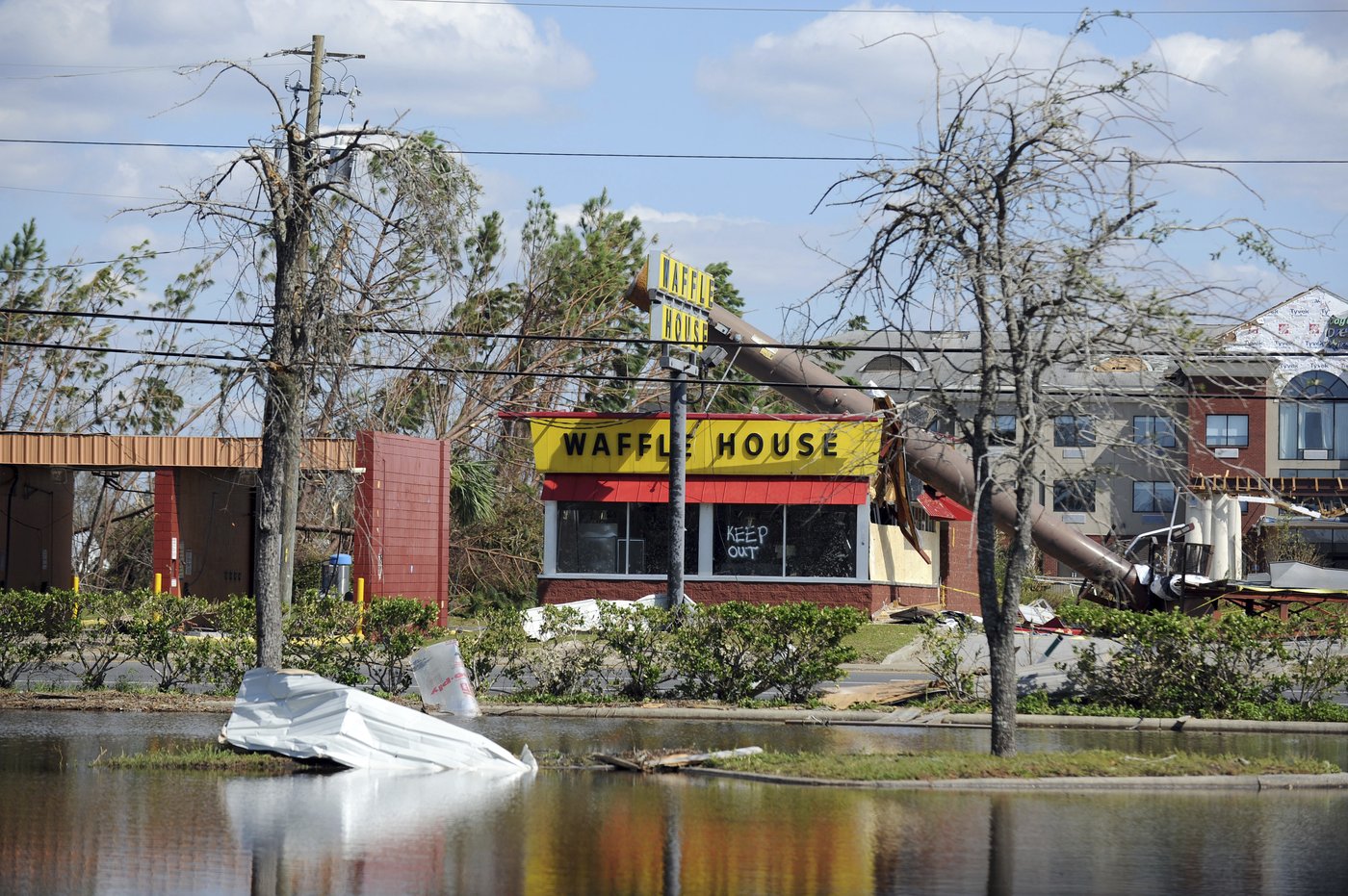How Waffle House helps Southerners - and FEMA - judge a storm's severity | iNFOnews.ca How Waffle House helps Southerners - and FEMA - judge a storm's severity | iNFOnews.ca