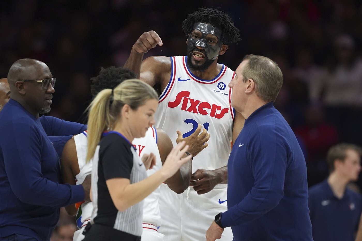 Embiid ejected after drawing 2 technicals in game against Wembanyama and Spurs | iNFOnews.ca