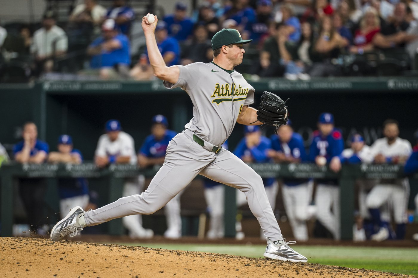 Soderstrom hits a 2-run double as the A's knock off the Rangers 2-1 | iNFOnews.ca