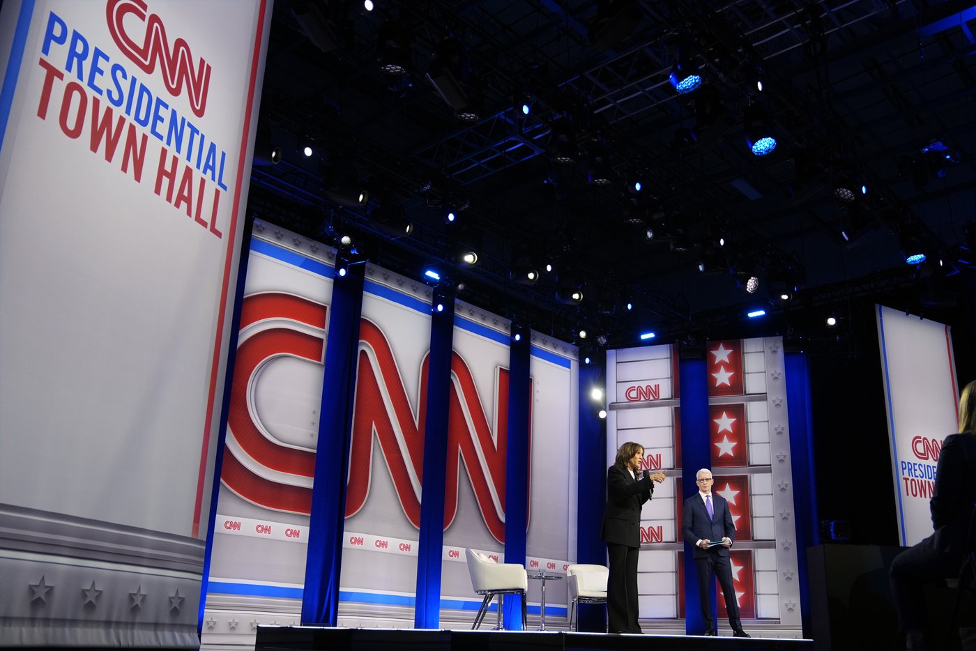 Harris says Trump 'is a fascist' after his ex-chief of staff says he wanted generals like Hitler's | iNFOnews.ca