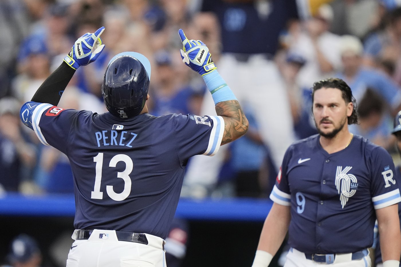 Perez hits 3-run HR in 7-run 1st inning as Royals rough up Scherzer in 20-1 win over Blue Jays | iNFOnews.ca Perez hits 3-run HR in 7-run 1st inning as Royals rough up Scherzer in 20-1 win over Blue Jays | iNFOnews.ca
