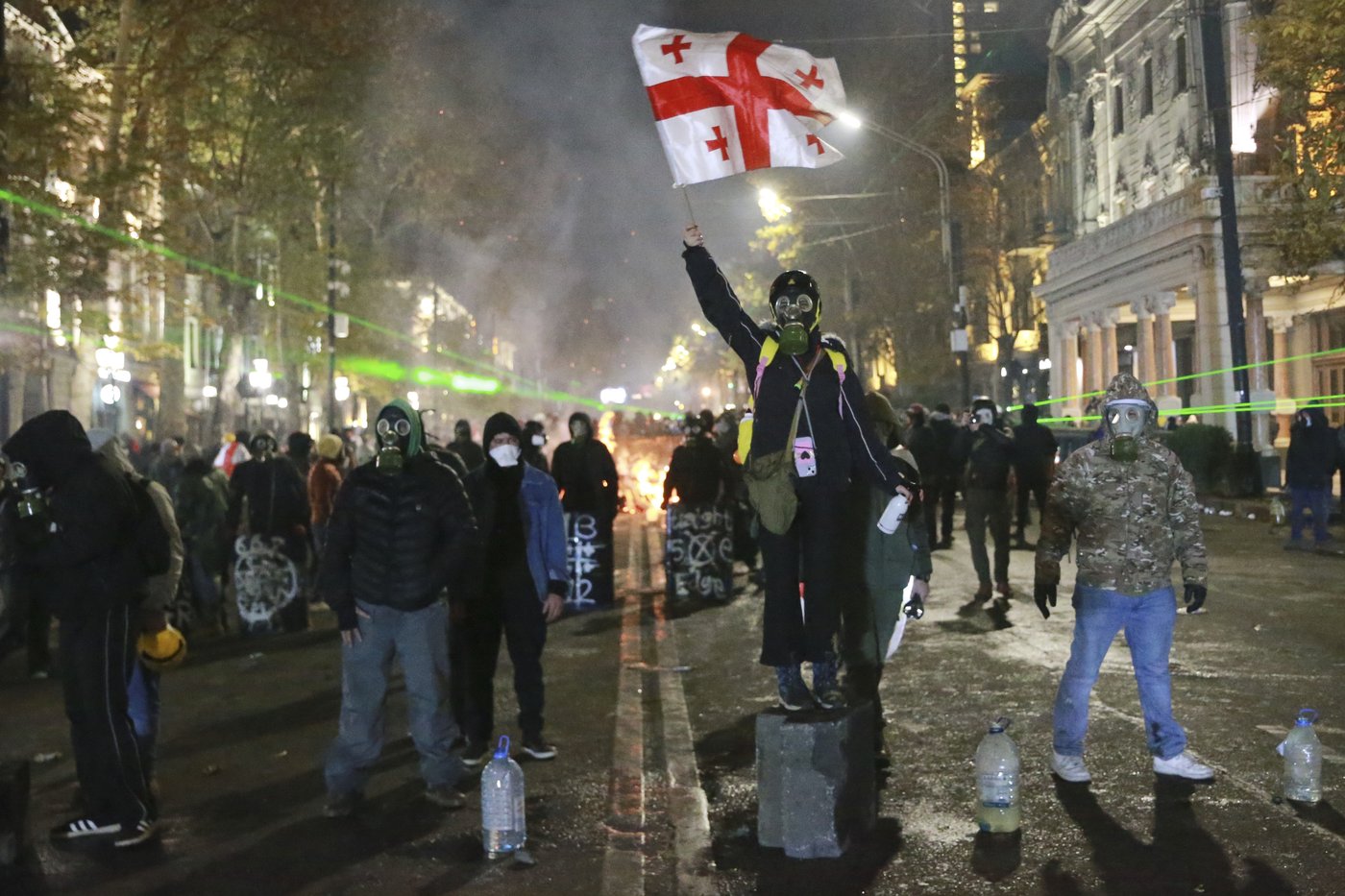 Police in Georgia turn increasingly brutal as mass protests over ending EU talks enter second week | iNFOnews.ca