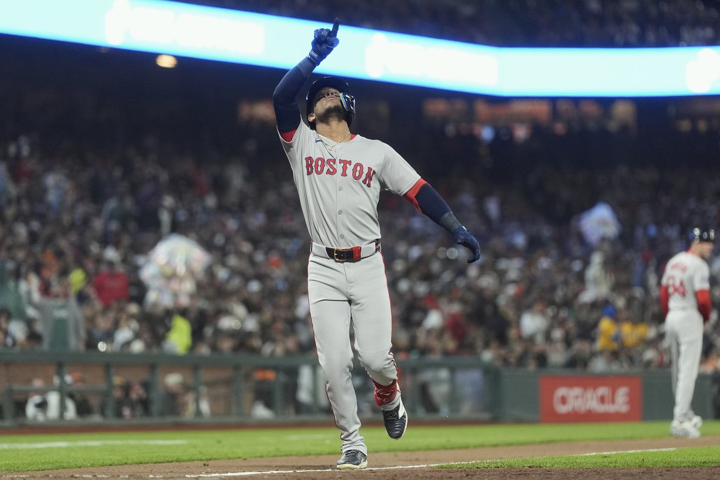 Rafaela hits a tiebreaking homer and Red Sox keep Devers hitless in a 7-5 win over the Giants | iNFOnews.ca