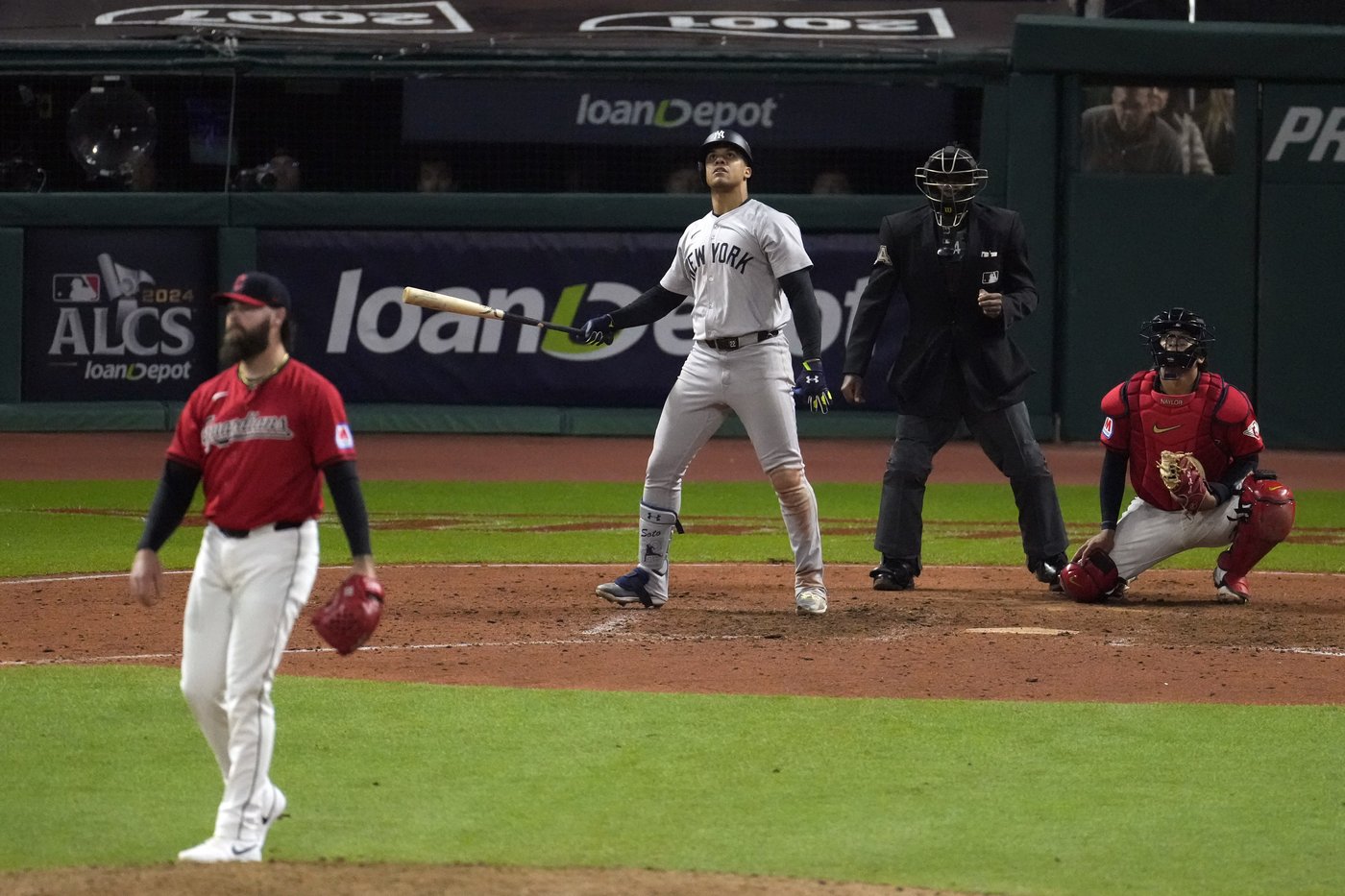 Juan Soto's 3-run homer in 10th sends Yankees past Guardians 5-2 and into World Series for 41st time | iNFOnews.ca