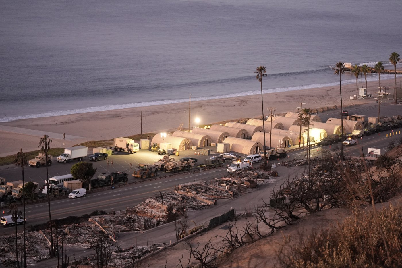 Ash and other dangers mean LA area residents who fled fires a week ago won't be going home soon | iNFOnews.ca Ash and other dangers mean LA area residents who fled fires a week ago won't be going home soon | iNFOnews.ca