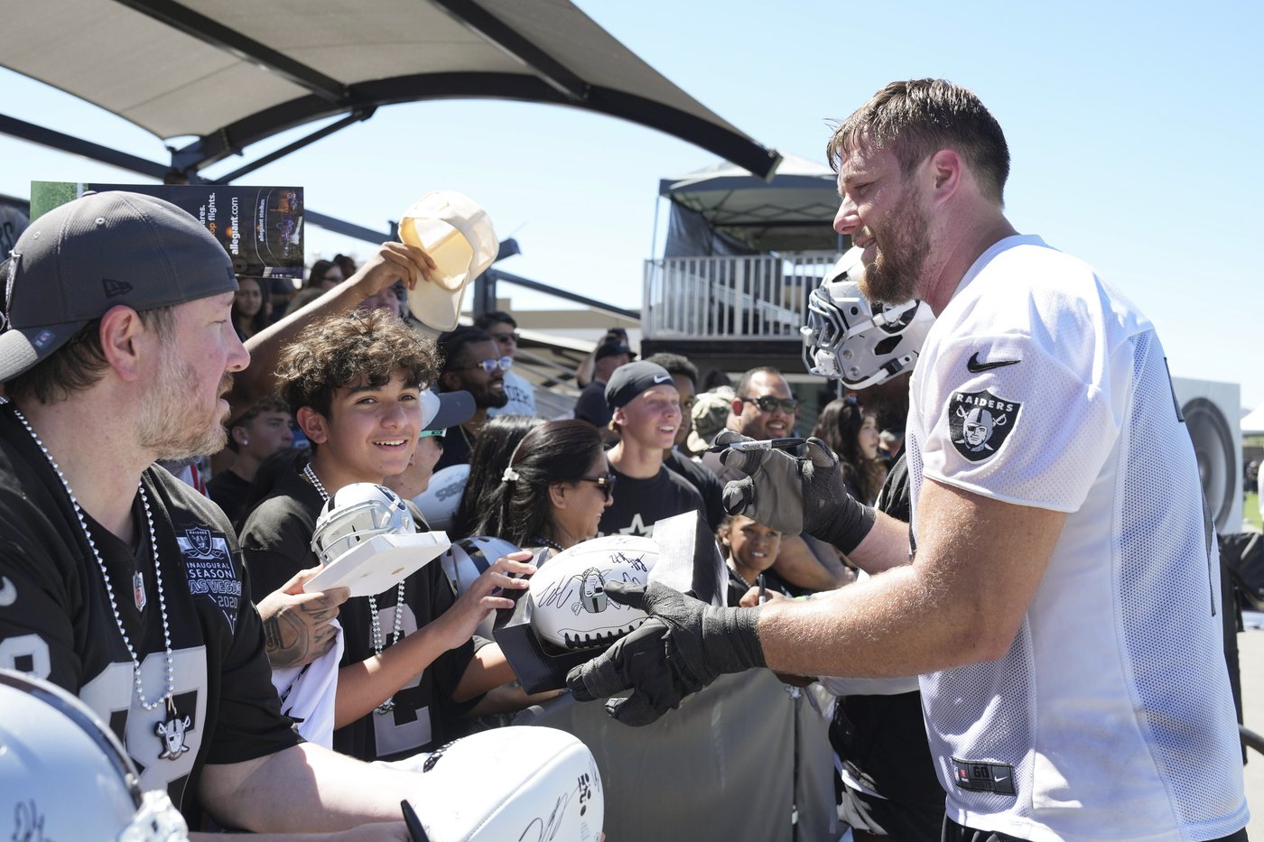 Raiders sign Kolton Miller to 3-year, $66 million extension, AP source says | iNFOnews.ca Raiders sign Kolton Miller to 3-year, $66 million extension, AP source says | iNFOnews.ca