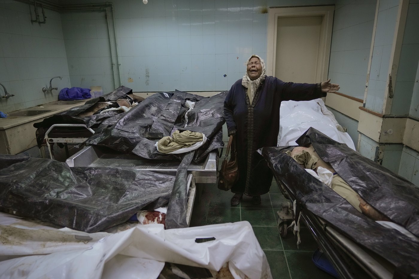 Syrians flock to morgues looking for loved ones who perished in Assad's prisons | iNFOnews.ca Syrians flock to morgues looking for loved ones who perished in Assad's prisons | iNFOnews.ca