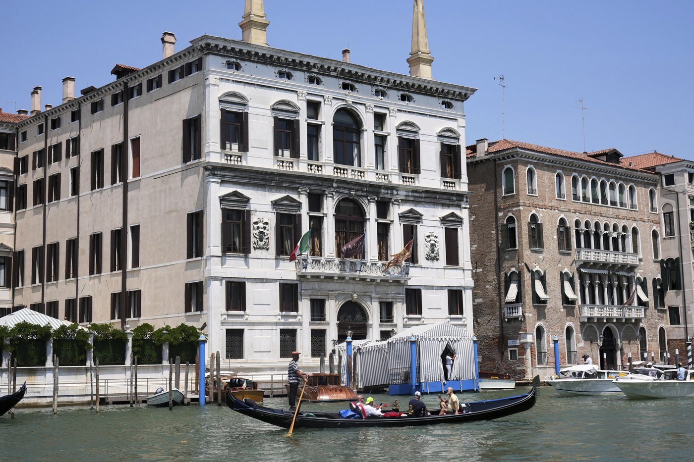 By the numbers: What we know about Bezos' wedding in Venice | iNFOnews.ca
