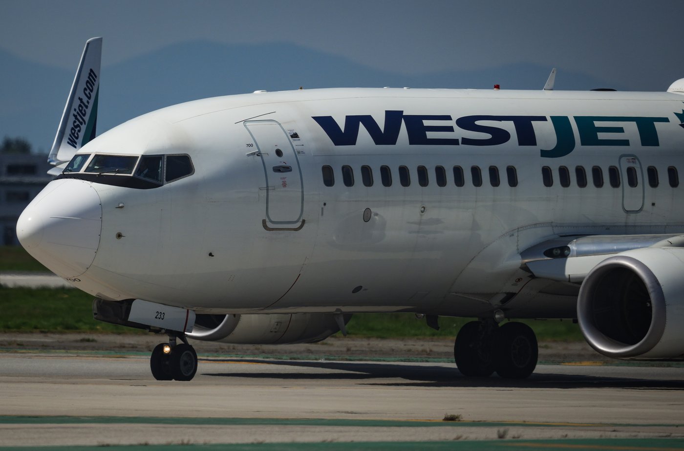 WestJet flight from Toronto has rough landing in St. Maarten's airport | iNFOnews.ca