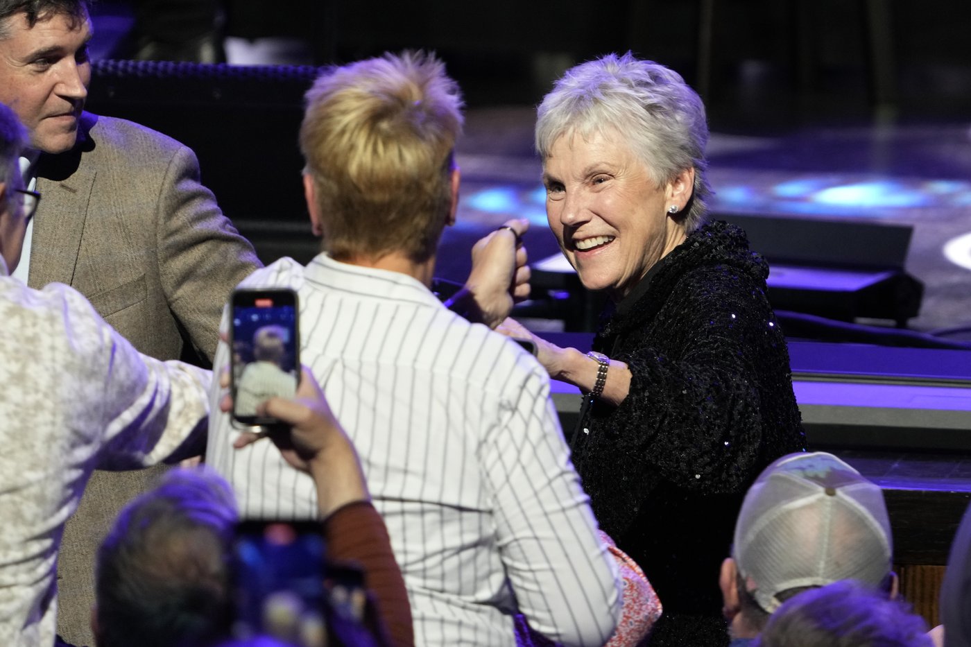 As Nashville toasts Anne Murray, stars call for Country Music Hall of Fame induction | iNFOnews.ca