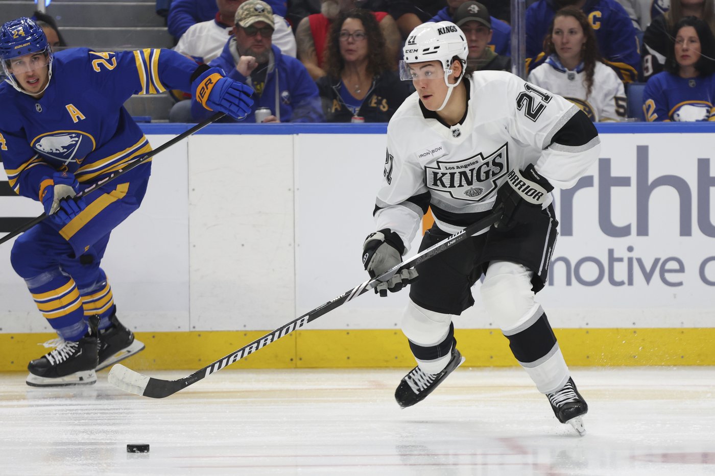 Anze Kopitar scores natural third-period hat trick to rally the Kings over the Sabres | iNFOnews.ca Anze Kopitar scores natural third-period hat trick to rally the Kings over the Sabres | iNFOnews.ca