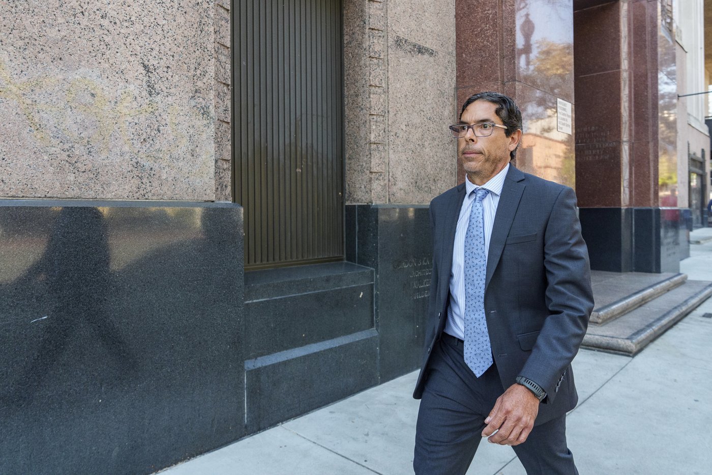 Doctor who helped supply Matthew Perry ketamine pleads guilty to drug charge | iNFOnews.ca