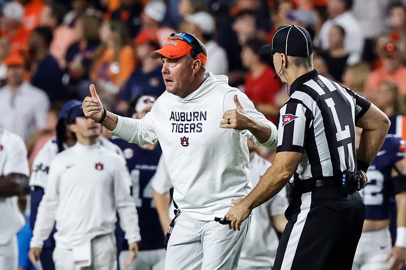 No. 10 Georgia forces a goal-line fumble to seize momentum and beat Auburn 20-10 | iNFOnews.ca