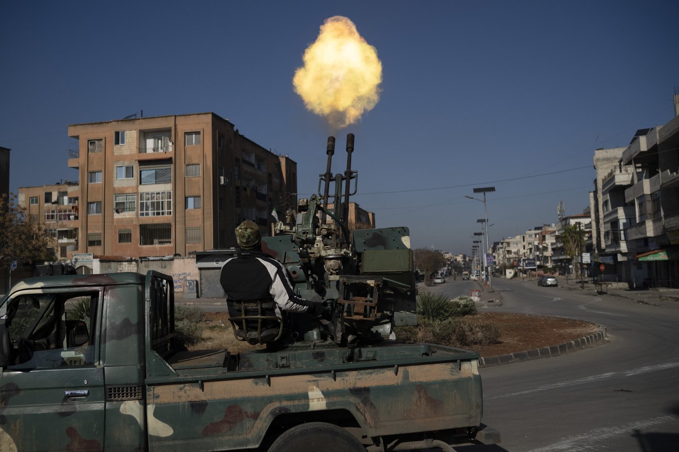 AP PHOTOS: Syria's new security forces conduct sweeps in Homs, looking for ousted Assad's loyalists | iNFOnews.ca