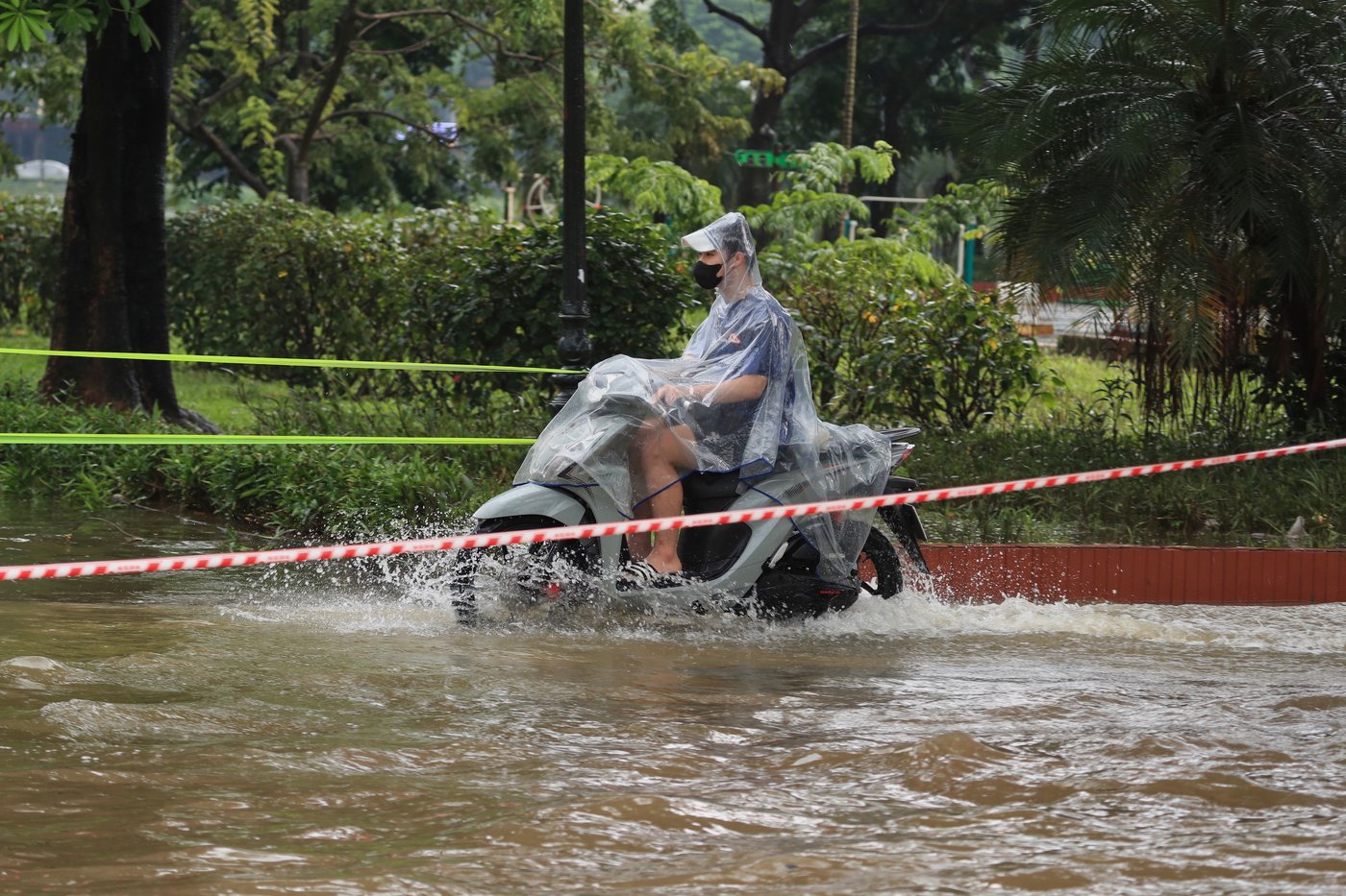 Heavy rain causes flooding, landslides and 8 deaths in Vietnam and Thailand | iNFOnews.ca Heavy rain causes flooding, landslides and 8 deaths in Vietnam and Thailand | iNFOnews.ca