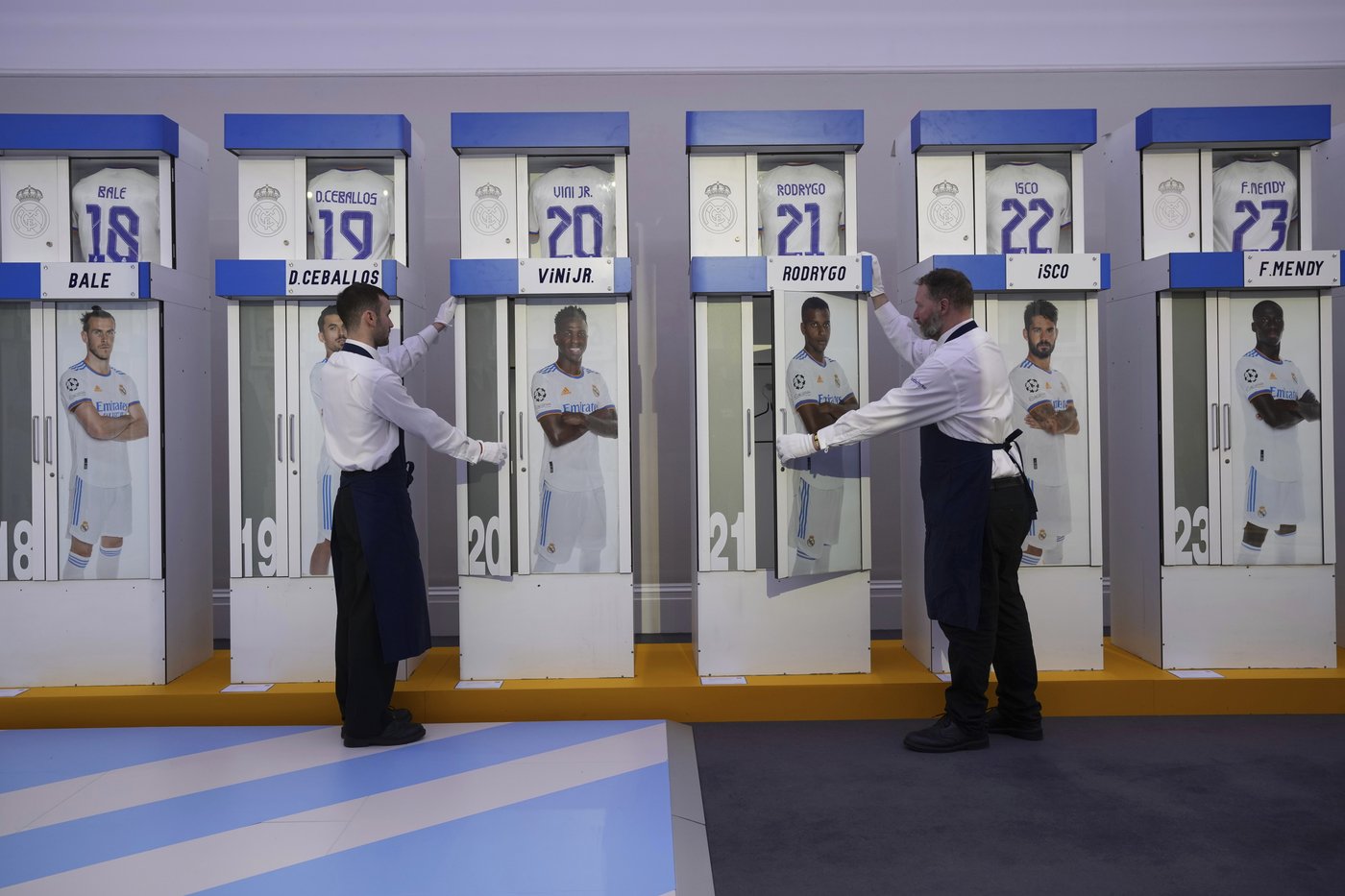 Lockers used by Ronaldo, Beckham and other Real Madrid stars are up for auction | iNFOnews.ca Lockers used by Ronaldo, Beckham and other Real Madrid stars are up for auction | iNFOnews.ca