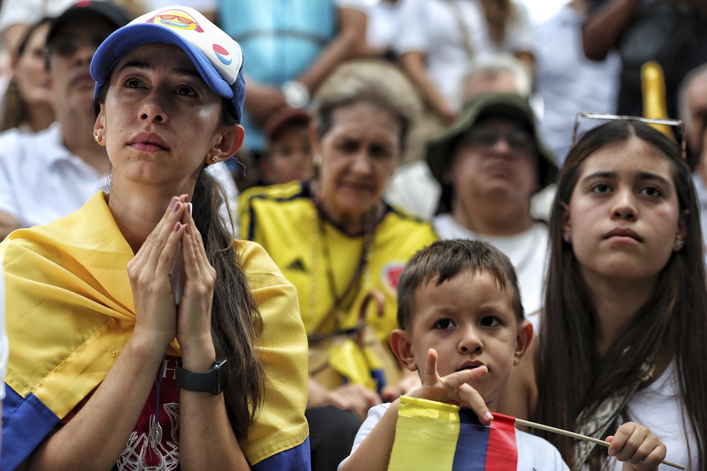 Conservative Colombian senator in serious condition after shooting at political rally | iNFOnews.ca