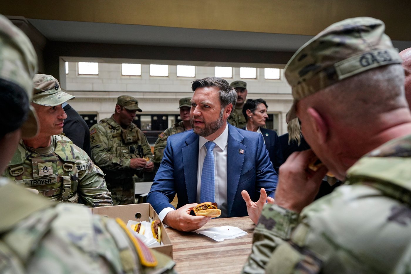Top White House officials turn to public appearances with troops as a tense Washington watches | iNFOnews.ca Top White House officials turn to public appearances with troops as a tense Washington watches | iNFOnews.ca
