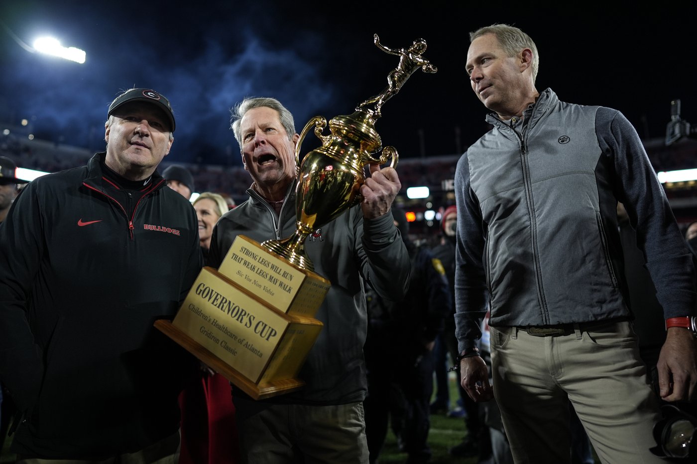 Epic! No. 6 Georgia rallies to beat Ga Tech 44-42 in 8 overtimes, bolsters playoff hopes | iNFOnews.ca
