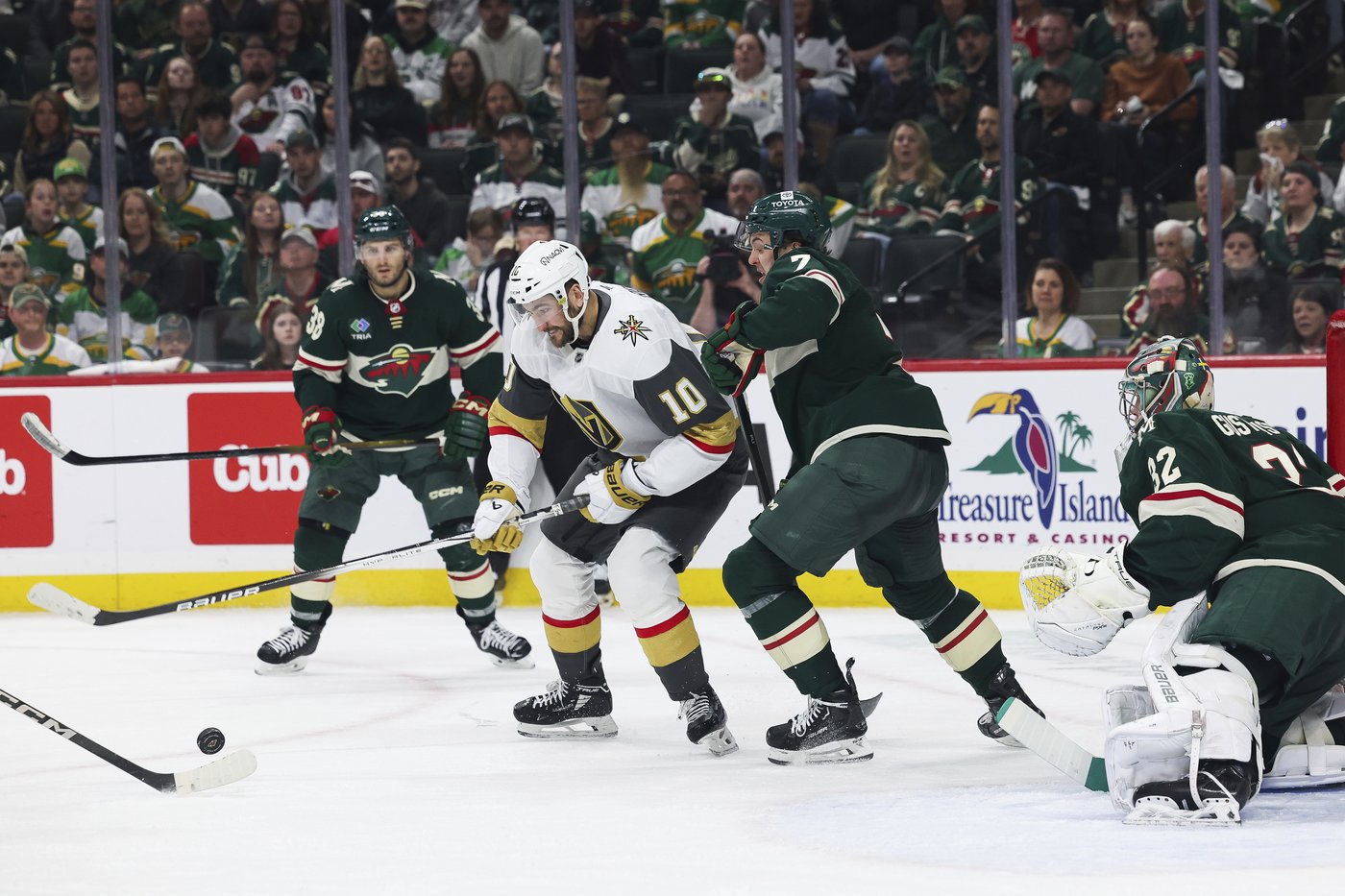 Barbashev scores in OT, Golden Knights beat Wild 4-3 to even series | iNFOnews.ca Barbashev scores in OT, Golden Knights beat Wild 4-3 to even series | iNFOnews.ca