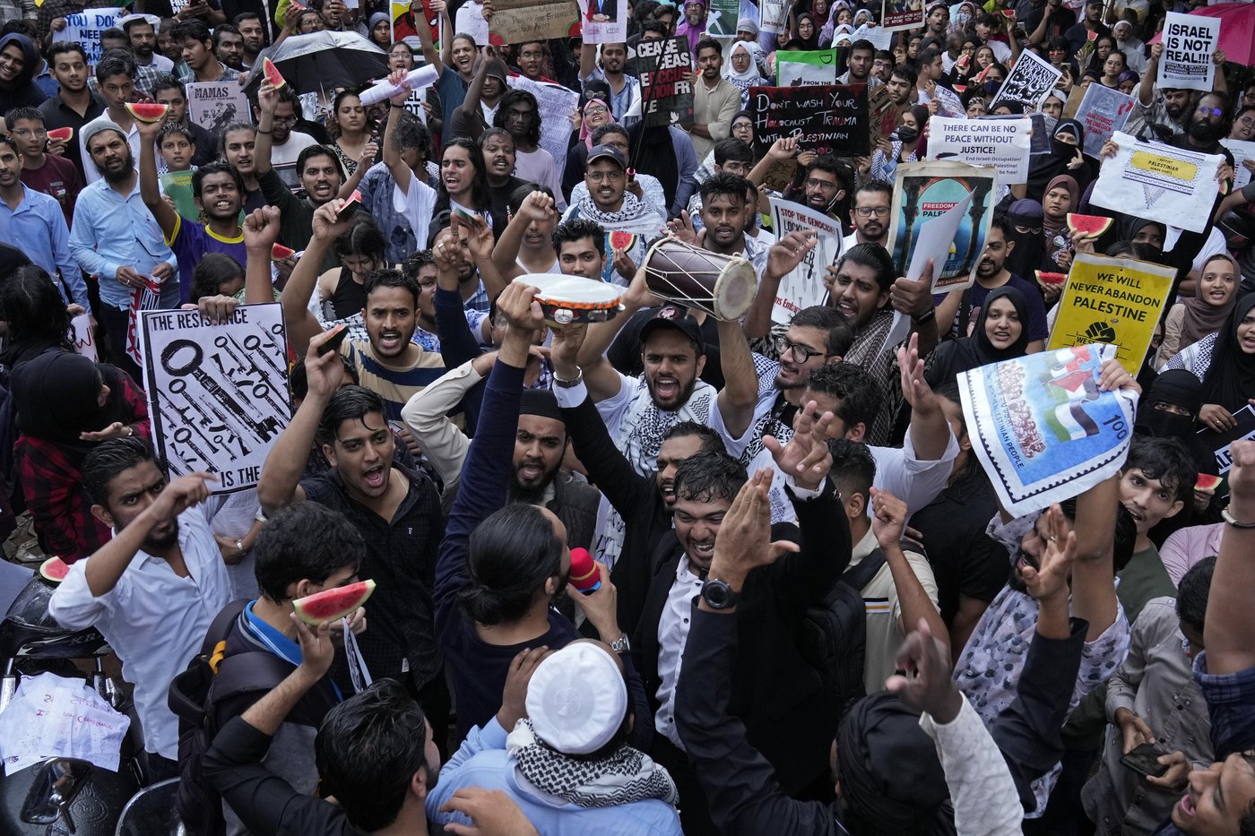 Thousands join pro-Palestinian rallies around the globe as Oct. 7 anniversary nears | iNFOnews.ca Thousands join pro-Palestinian rallies around the globe as Oct. 7 anniversary nears | iNFOnews.ca
