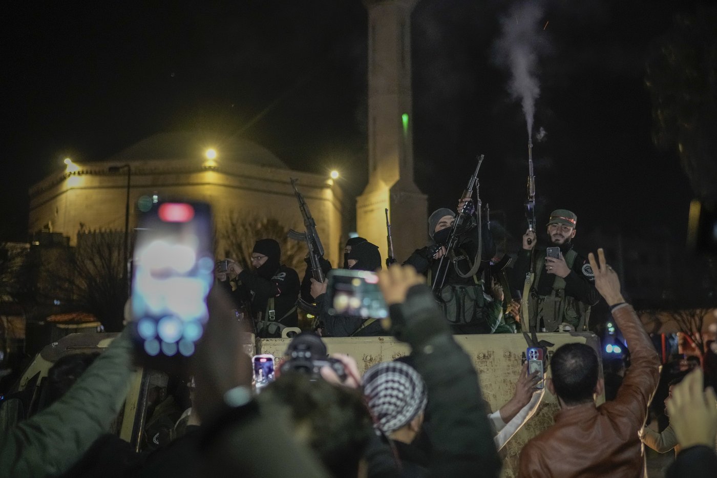 AP PHOTOS: Syria's new security forces conduct sweeps in Homs, looking for ousted Assad's loyalists | iNFOnews.ca