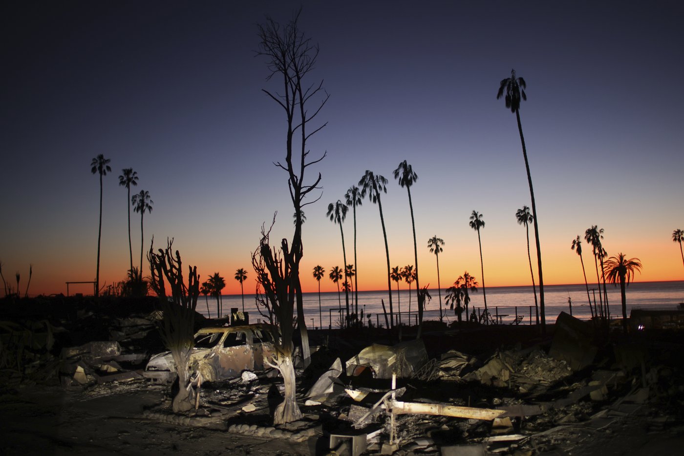 Dire fire warning for LA area pushed back as winds ease | iNFOnews.ca Dire fire warning for LA area pushed back as winds ease | iNFOnews.ca