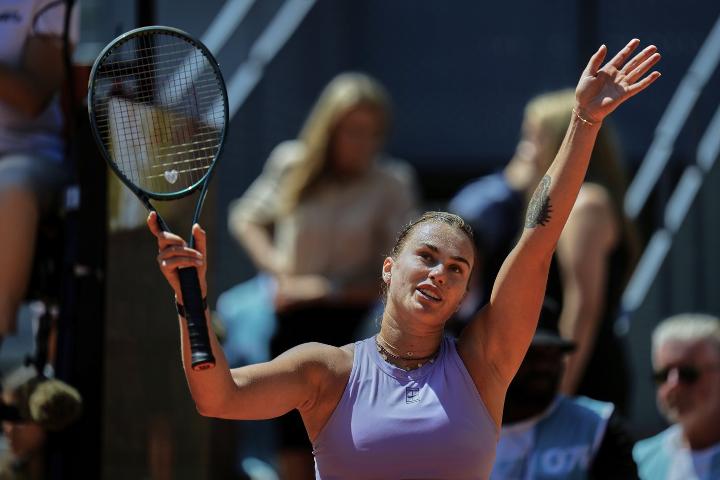 Top seeds Zverev and Sabalenka advance with easy victories at Madrid Open | iNFOnews.ca Top seeds Zverev and Sabalenka advance with easy victories at Madrid Open | iNFOnews.ca