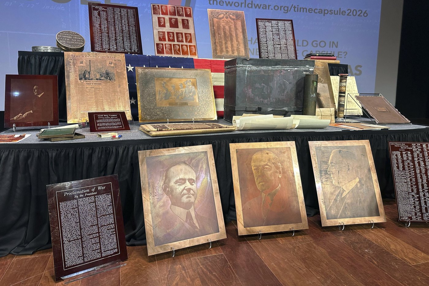 A century-old time capsule's contents are unveiled in Kansas City | iNFOnews.ca A century-old time capsule's contents are unveiled in Kansas City | iNFOnews.ca