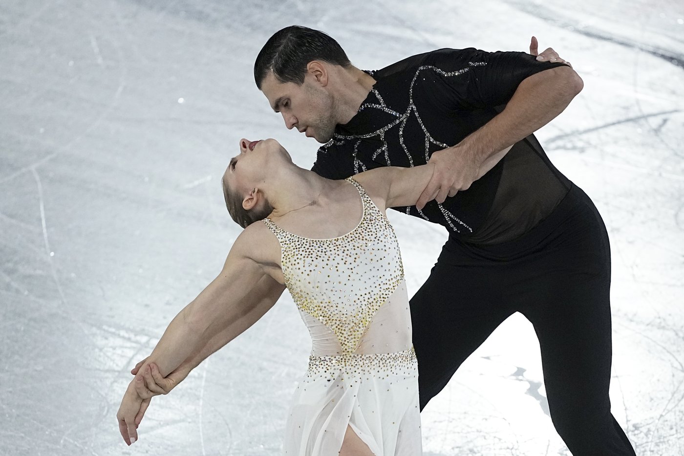 Malinin builds big lead at figure skating Grand Prix Final and Hase and Volodin win pairs | iNFOnews.ca