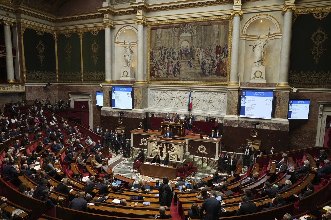 France's Macron vows to stay in office till end of term, says he'll name a new prime minister soon | iNFOnews.ca