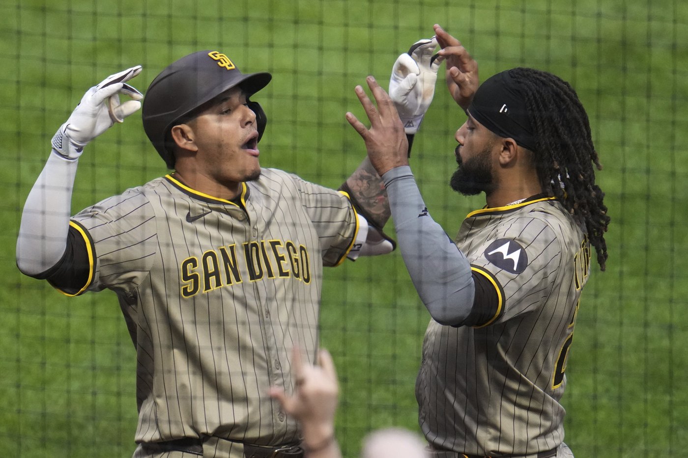 Tatis scores go-ahead run on a wild pitch in the 9th as the Padres edge the Pirates 2-1 | iNFOnews.ca Tatis scores go-ahead run on a wild pitch in the 9th as the Padres edge the Pirates 2-1 | iNFOnews.ca