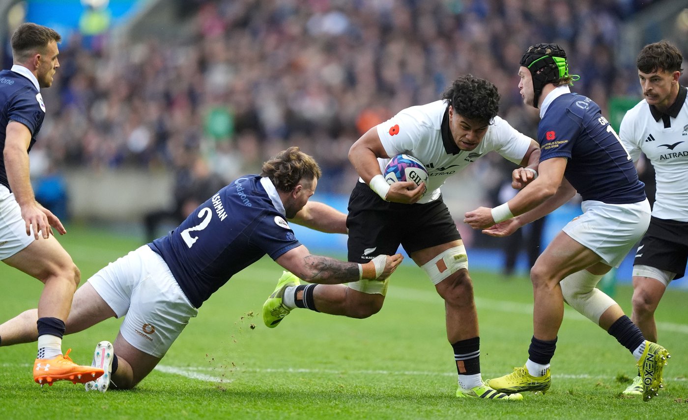 All Blacks overcome three yellow cards to stay unbeaten against Scotland | iNFOnews.ca All Blacks overcome three yellow cards to stay unbeaten against Scotland | iNFOnews.ca