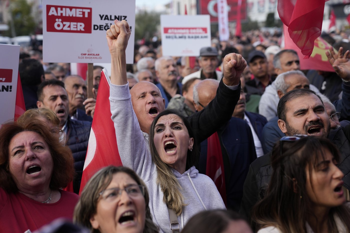 Hundreds in Turkey protest the arrest and ouster of opposition mayor | iNFOnews.ca Hundreds in Turkey protest the arrest and ouster of opposition mayor | iNFOnews.ca