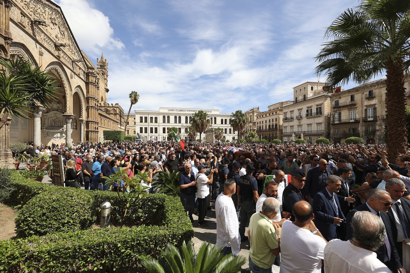 Thousands turn up at funeral of Italian World Cup hero Salvatore “Totò” Schillaci | iNFOnews.ca Thousands turn up at funeral of Italian World Cup hero Salvatore “Totò” Schillaci | iNFOnews.ca