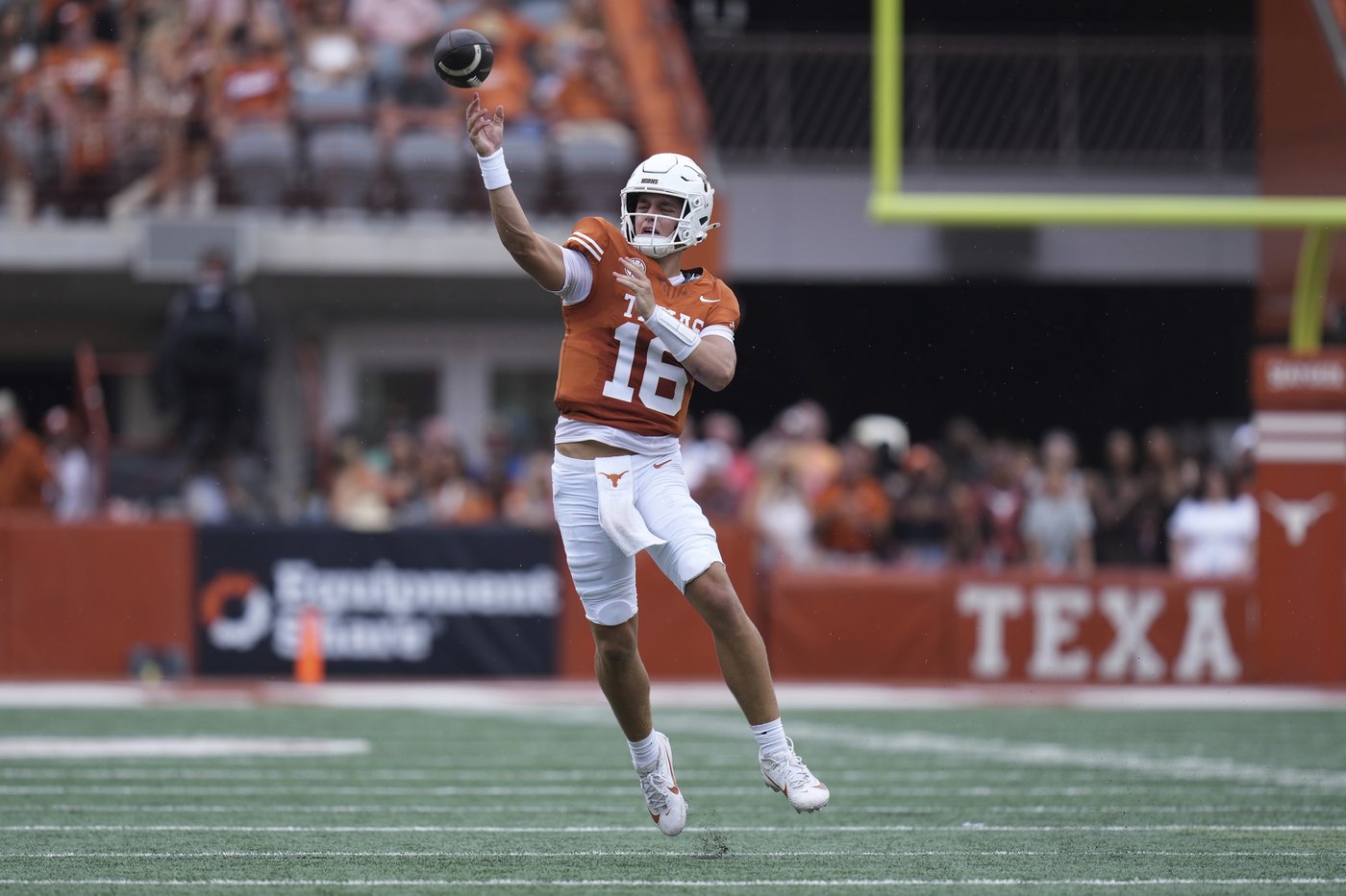 Arch Manning throws 4 TD passes as No. 7 Texas rolls past San Jose State 38-7 | iNFOnews.ca