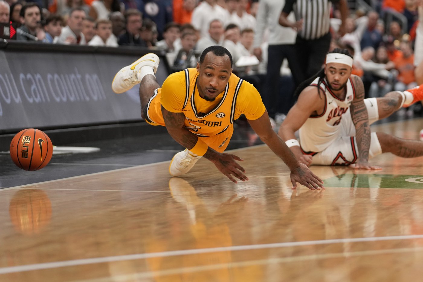 Kasparas Jakucionis scores 21, lifts Illinois over Missouri in 80-77 thriller | iNFOnews.ca