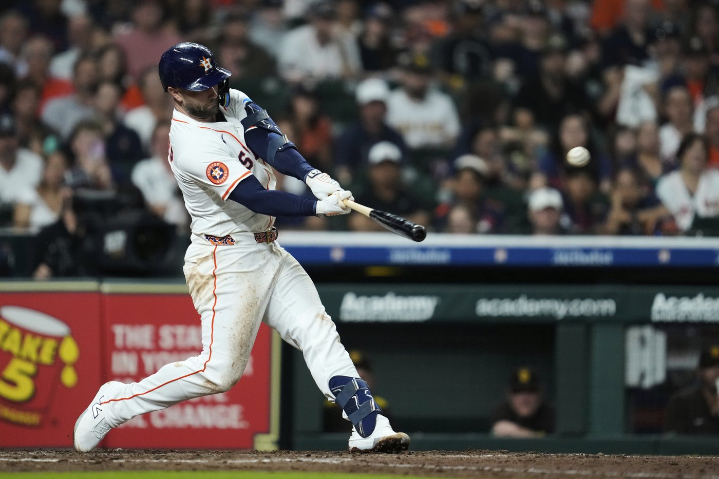 Paredes delivers tiebreaking RBI single in the 7th inning, lifting Astros to a 3-2 win over Padres | iNFOnews.ca Paredes delivers tiebreaking RBI single in the 7th inning, lifting Astros to a 3-2 win over Padres | iNFOnews.ca