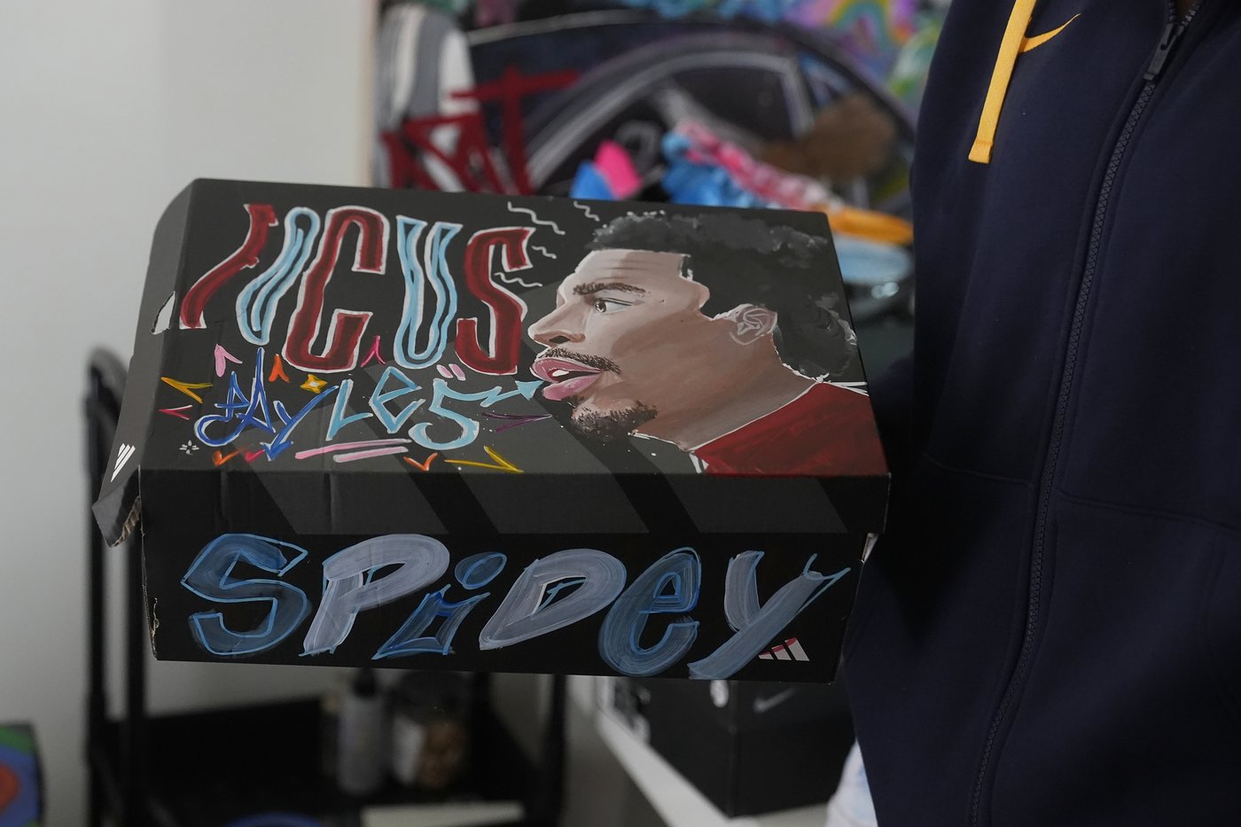 Cal guard Jayda Noble paints custom shoes to express her artistic side when she leaves the court | iNFOnews.ca Cal guard Jayda Noble paints custom shoes to express her artistic side when she leaves the court | iNFOnews.ca