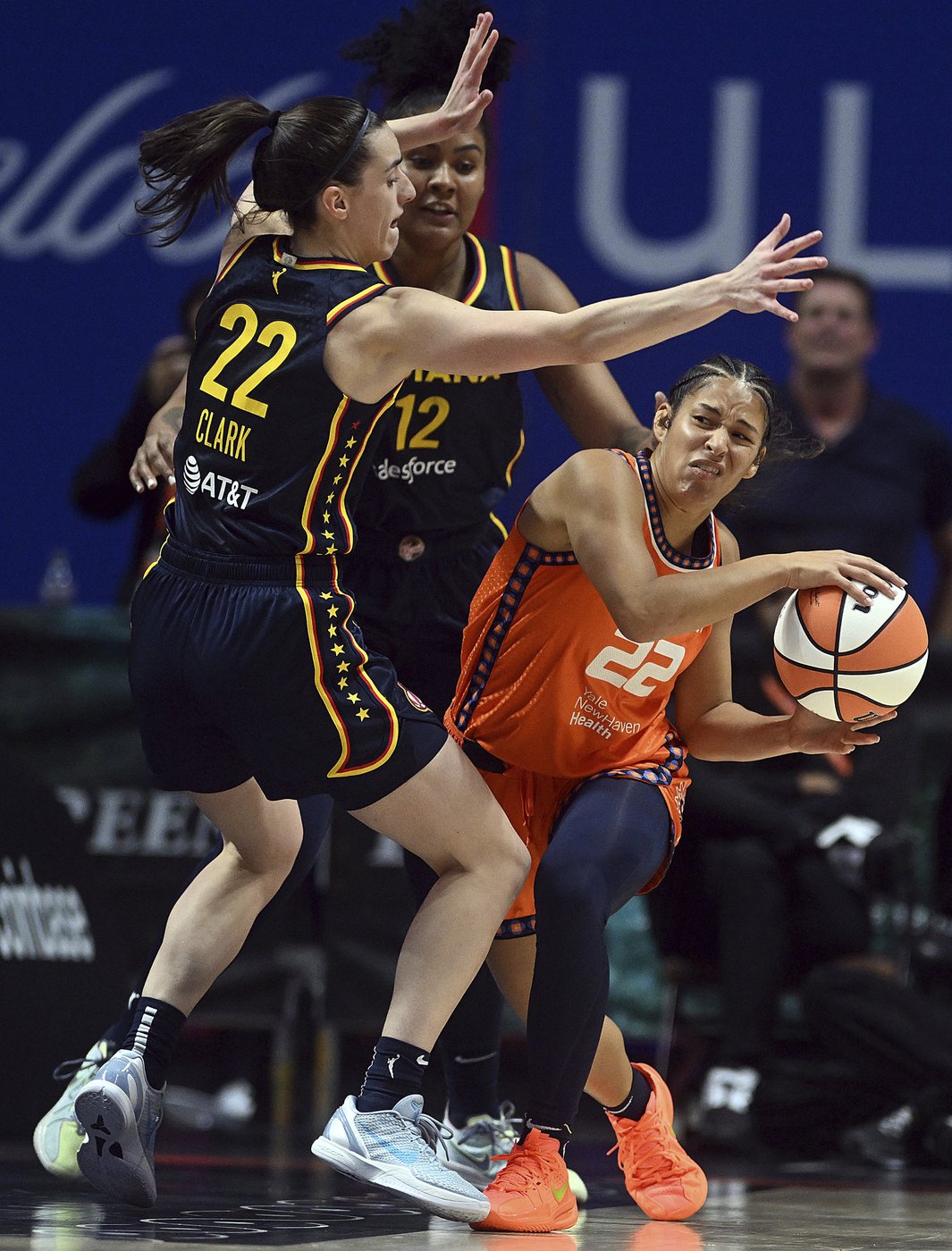 Caitlin Clark struggles in WNBA postseason debut as Indiana drops playoff opener to Connecticut | iNFOnews.ca Caitlin Clark struggles in WNBA postseason debut as Indiana drops playoff opener to Connecticut | iNFOnews.ca